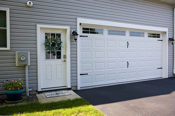 24/7 Emergency Garage Door Panel Replacement experts in Mayville, NY